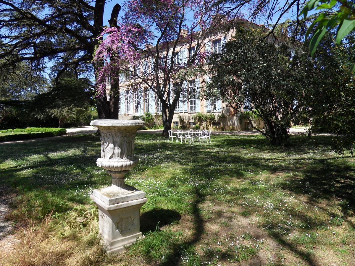 Chateau De Clermont-Saves Acomodação com café da manhã LʼIsle-Jourdain Exterior foto